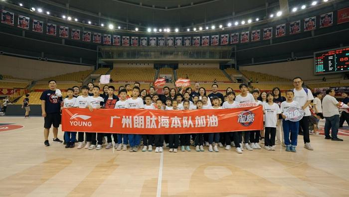 李寧最新活動(dòng),李寧最新活動(dòng)，運(yùn)動(dòng)場(chǎng)上的溫情故事