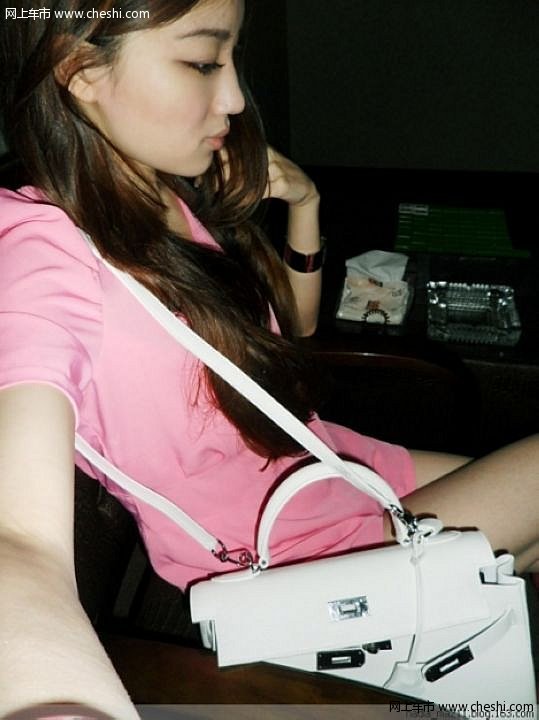 鄭州科技新品亮相，功能亮點(diǎn)與體驗(yàn)展示，遠(yuǎn)離色情內(nèi)容，感受科技魅力