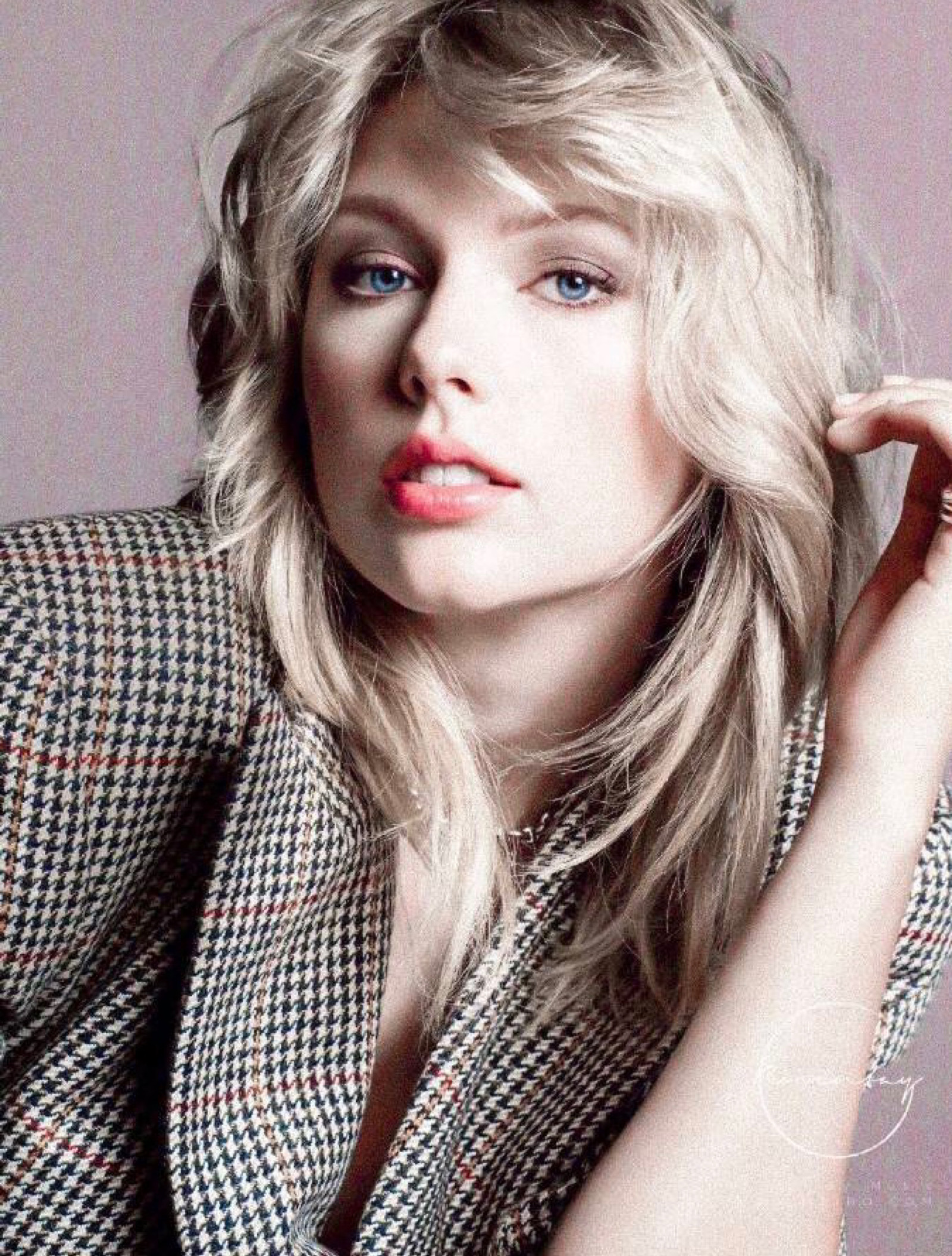 霉霉最新動(dòng)態(tài)揭秘，科技新品引領(lǐng)生活新潮流！