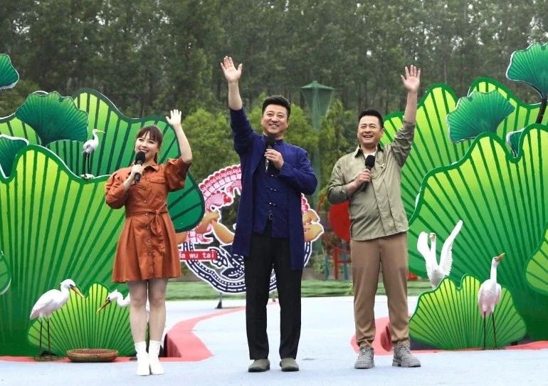 新浪最新消息,友情與家庭的溫馨日常時(shí)刻