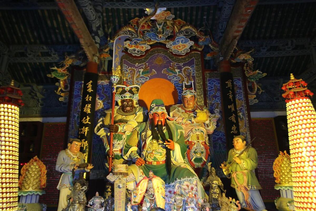 師尊人中講道最新,師尊人中講道最新，小巷深處的特色小店探秘