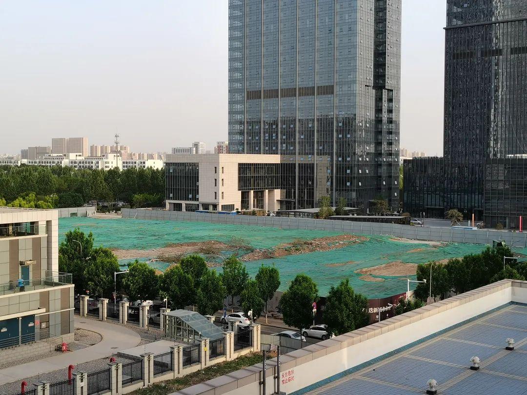 明發(fā)世貿(mào)中心，日常溫馨與友情家庭的故事更新