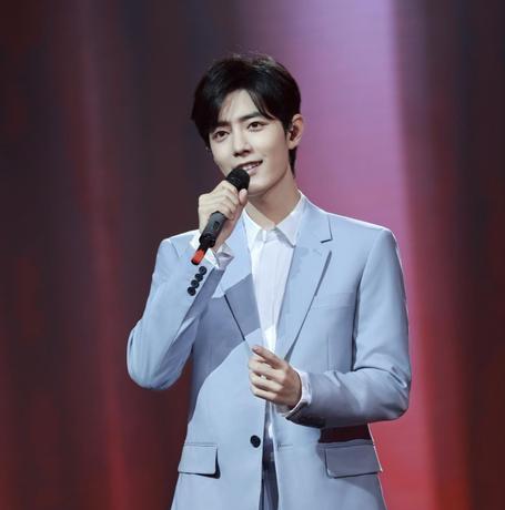 肖戰(zhàn)最新應(yīng)援點(diǎn)亮科技之光，新品璀璨，生活因你而精彩