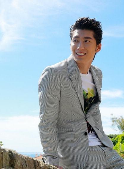 揭秘演員張博背后的神秘愛情故事，與妻子的娛樂圈愛情故事曝光