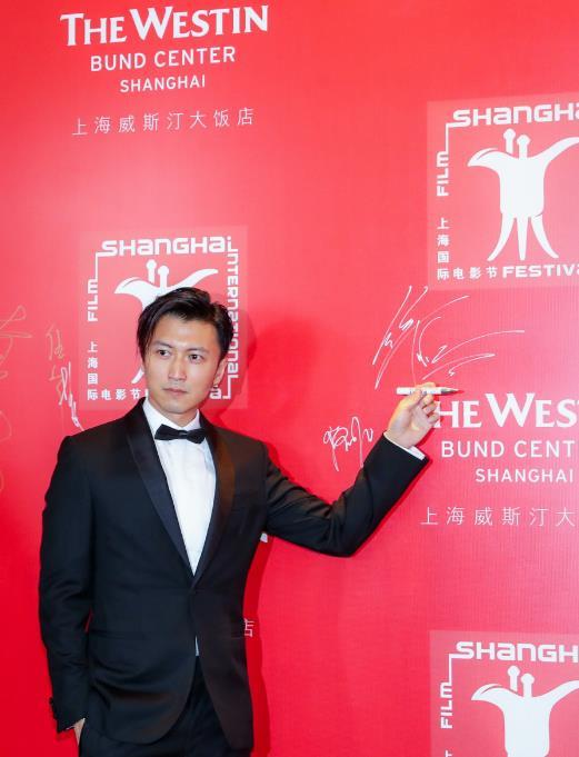 甄子丹新發(fā)型亮相，時尚變遷與個人立場的探索