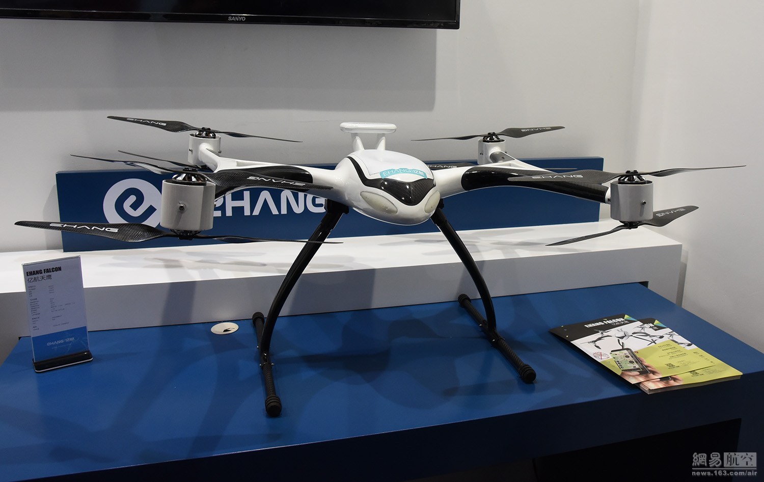 無人機(jī)表演價(jià)格揭秘，背景、發(fā)展及其在特定時(shí)代的地位影響