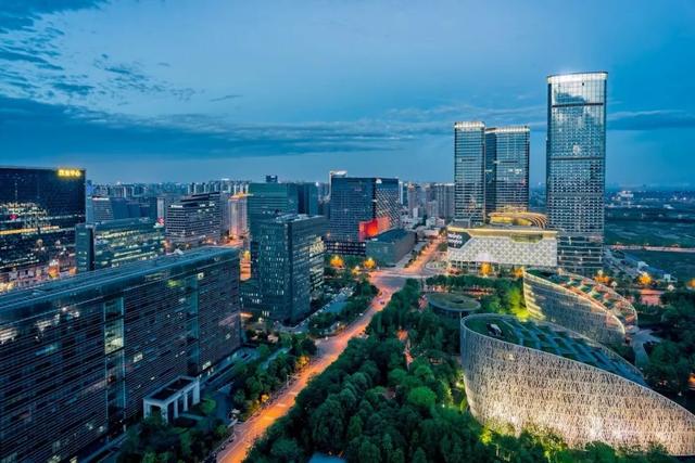 天府新區(qū)視高新項目，家的溫馨與友情的綻放地