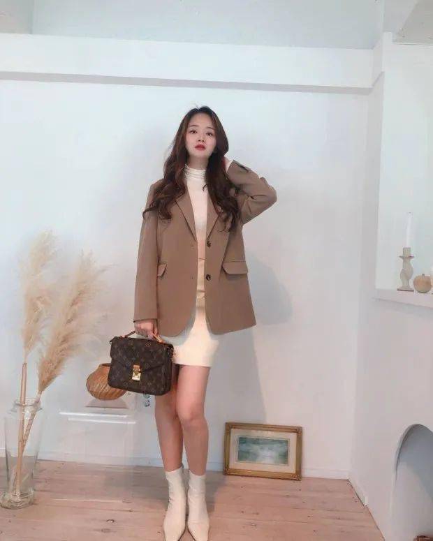 韓國新晉女主播作品探秘與欣賞，領略精彩瞬間