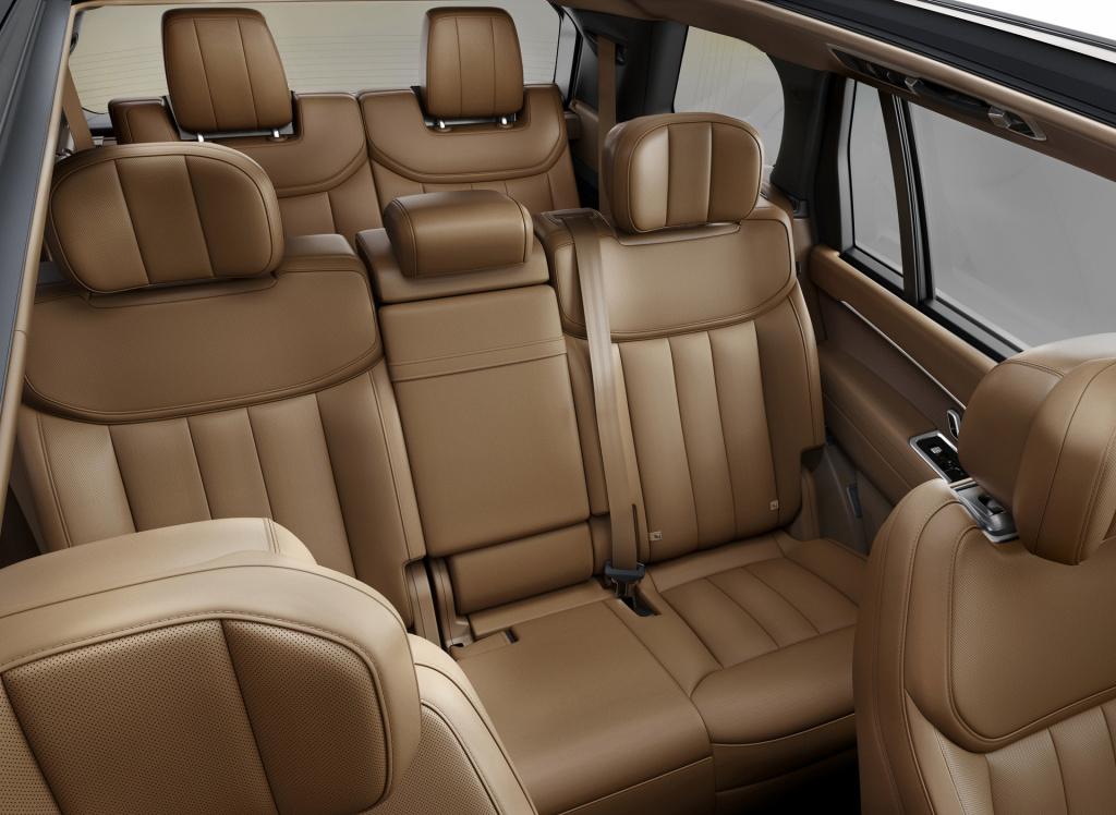 全新攬勝亮相,全新攬勝亮相，小巷中的隱藏寶藏，探索未知的獨特風(fēng)情！