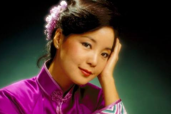 娛樂圈明星與自然的永恒擁抱，逝去的星光，在自然中閃耀