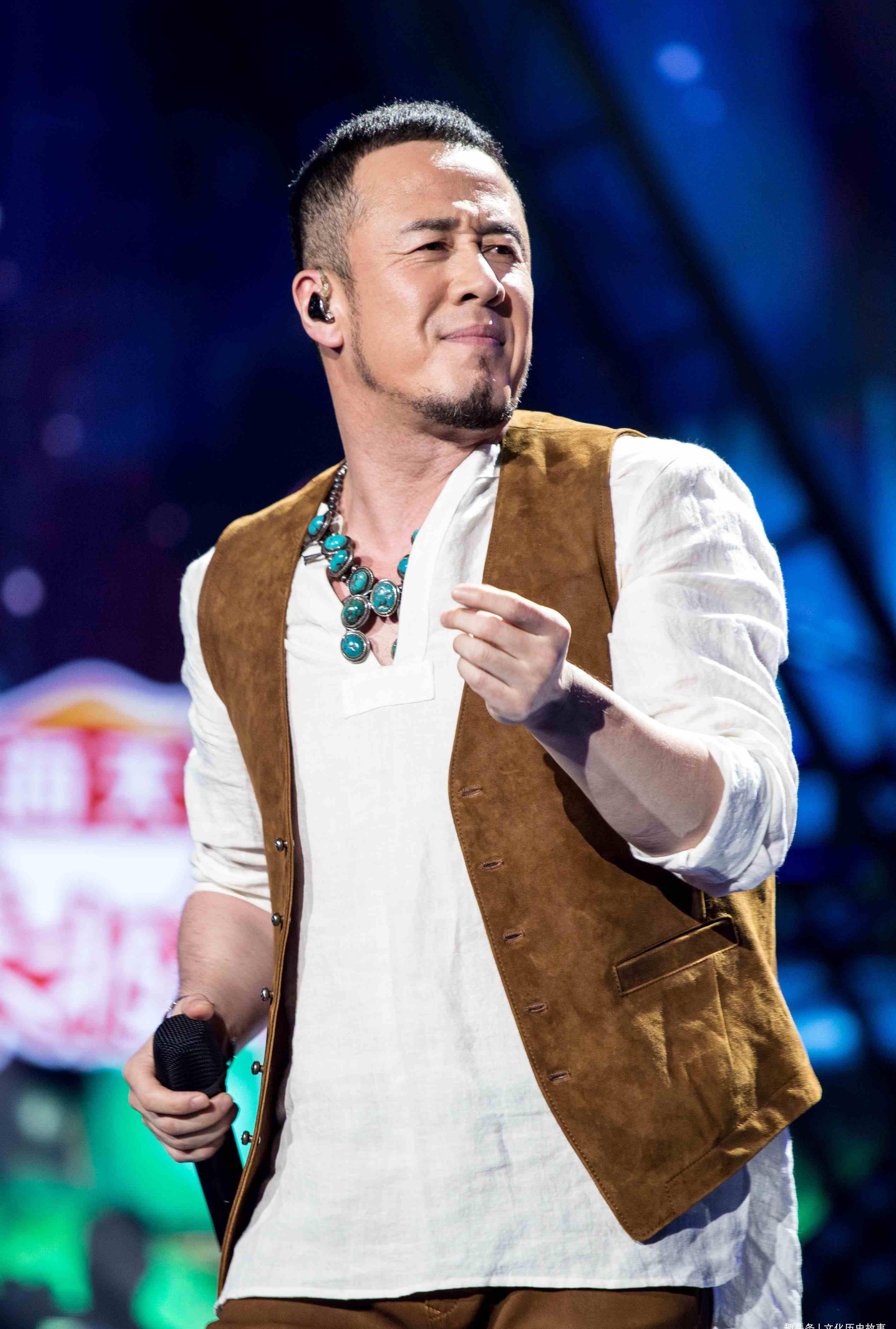 楊坤最新動態(tài)，科技潮流引領(lǐng)者，創(chuàng)新讓生活精彩紛呈