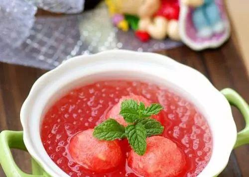 最新西瓜吃法，挑戰(zhàn)味蕾的勵志之旅，激發(fā)自信與成就感