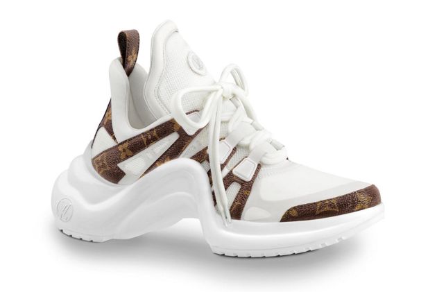 最新款LV女鞋登場，時尚巔峰之作閃耀亮相