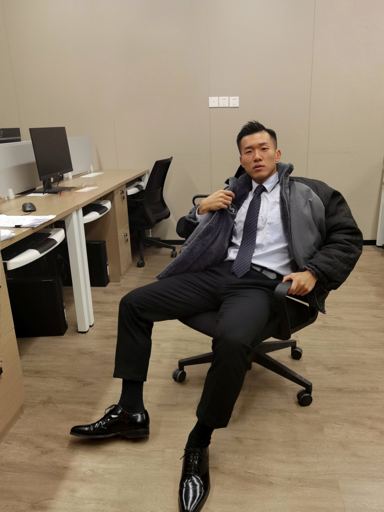 呆叔最新風(fēng)采，新晉時(shí)尚偶像引領(lǐng)潮流新風(fēng)尚