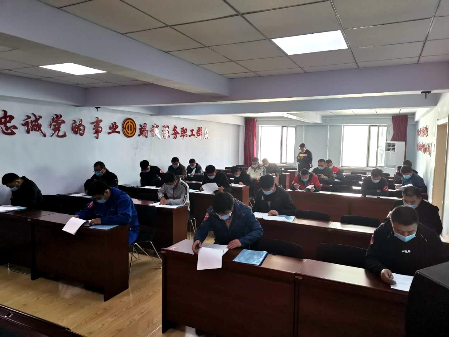 汽修技藝較量，時(shí)代的印記與技術(shù)的榮光競(jìng)賽