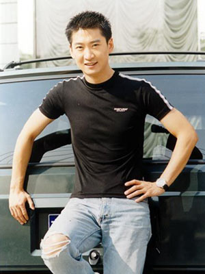 周杰最新動態(tài)，城市溫馨日常與友情之旅的足跡