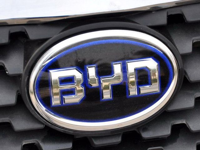 BYD最新車(chē)標(biāo)引領(lǐng)時(shí)尚潮流，獨(dú)特設(shè)計(jì)展現(xiàn)新風(fēng)向！