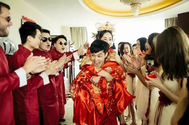 婚禮搶親游戲最新，愛的狂歡與友情紐帶，創(chuàng)意無限，歡樂無限！