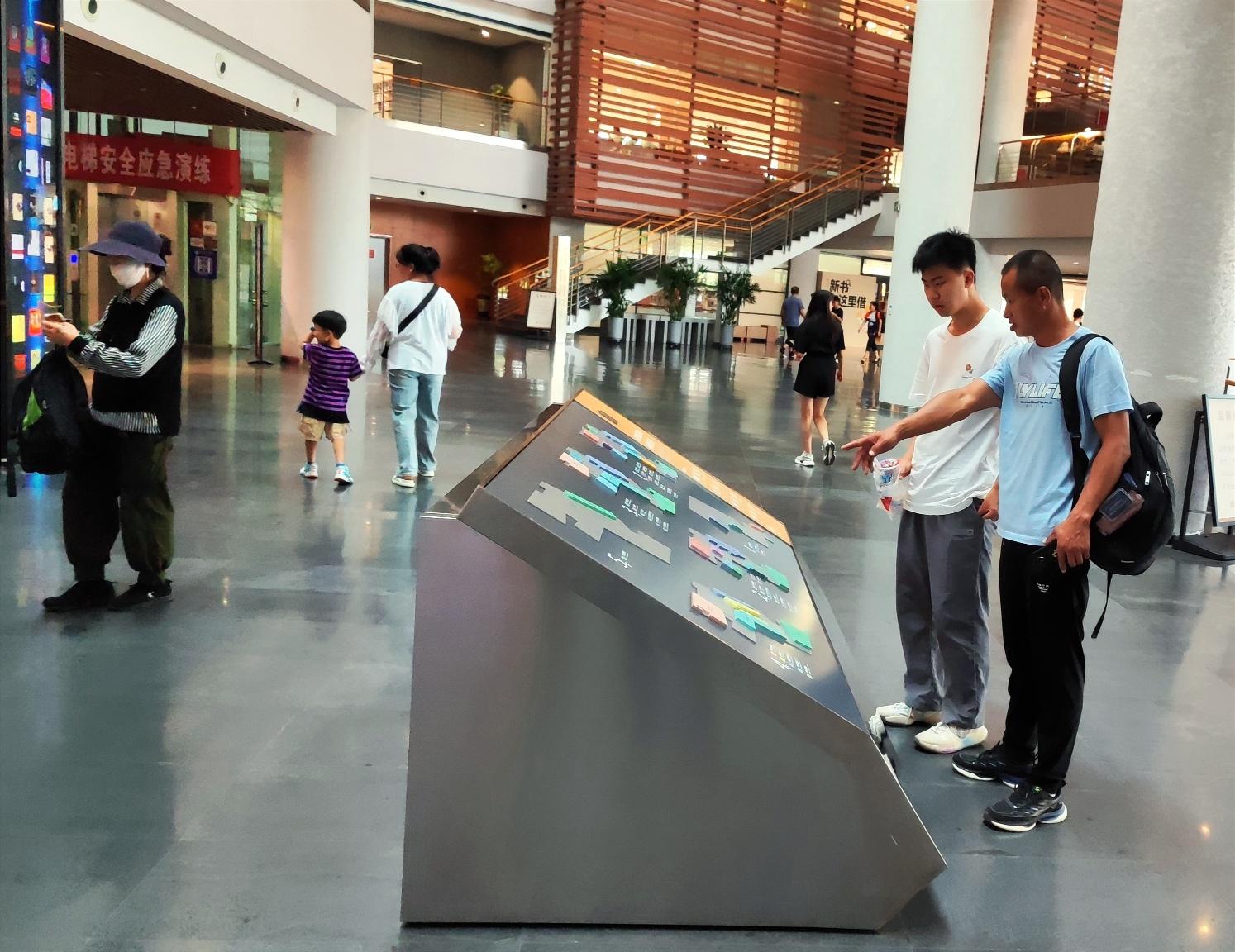 最新圖書信息，價值與爭議并存的影響探討