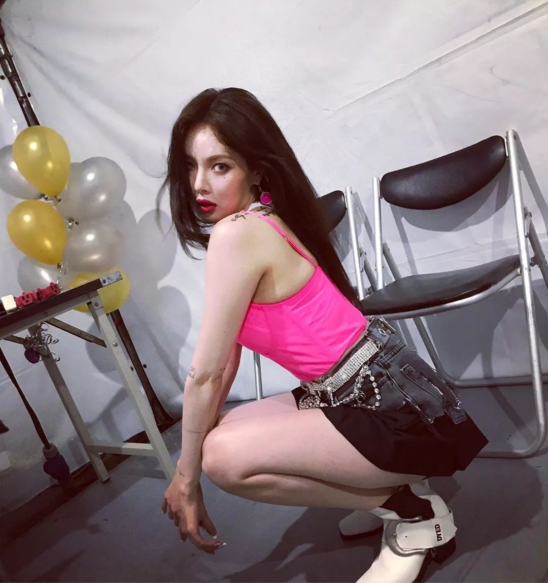 泫雅擁抱自然，尋找內(nèi)心寧靜之旅的最新動態(tài)