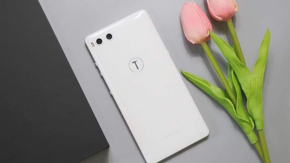 錘子最新旗艦，科技與情感的完美交融