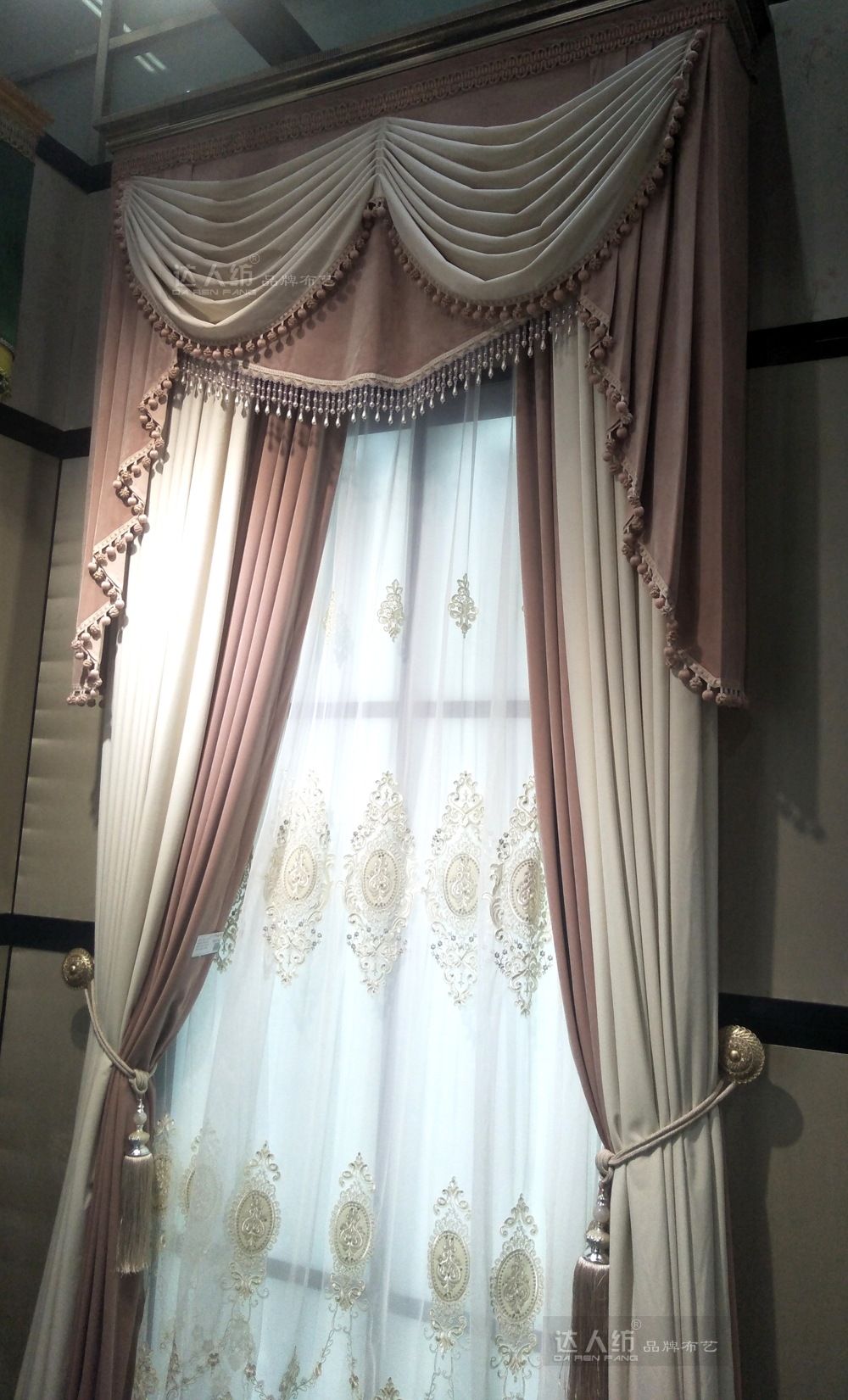 最新窗?？钍綀D片，時尚與歷史的完美交融