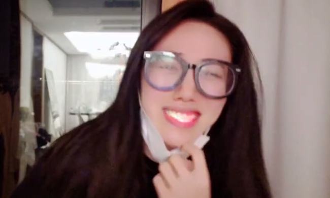 小董最新潮流風(fēng)采揭秘，引領(lǐng)潮流魅力無限！