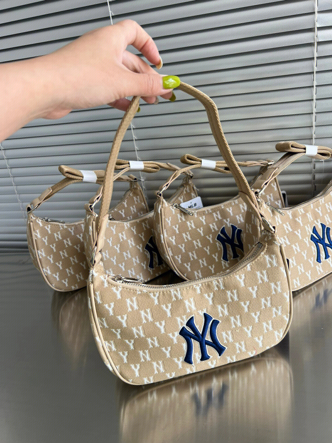 MLB包最新潮流，科技重塑時(shí)尚，完美融合功能與美觀