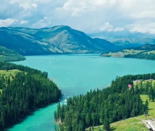 最新最美風(fēng)景，探尋自然魅力，體驗變化中的學(xué)習(xí)之旅，自信成就之源