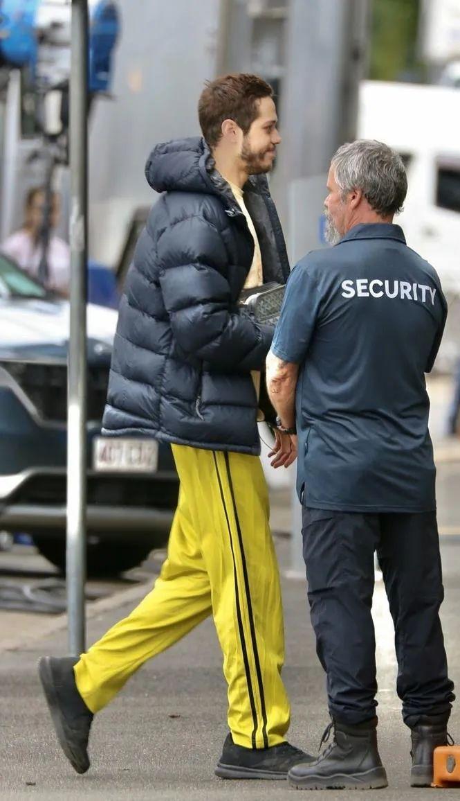 玄彬最新街拍，潮流引領(lǐng)者的時代風采