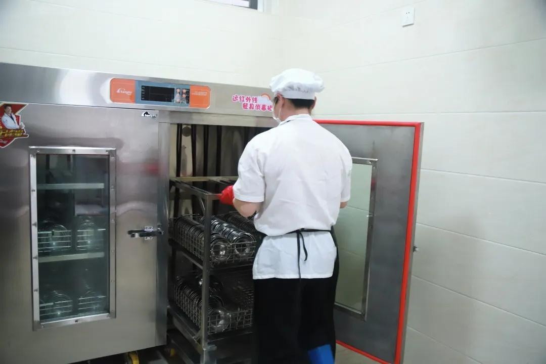 中國新冠肺炎最新動態(tài)及觀點(diǎn)論述概述