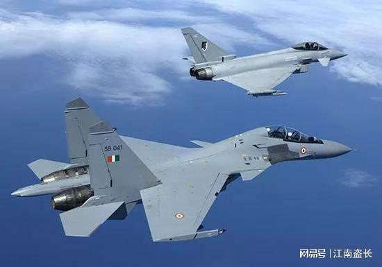 科技與力量之典范，最新型重型戰(zhàn)機(jī)重磅登場