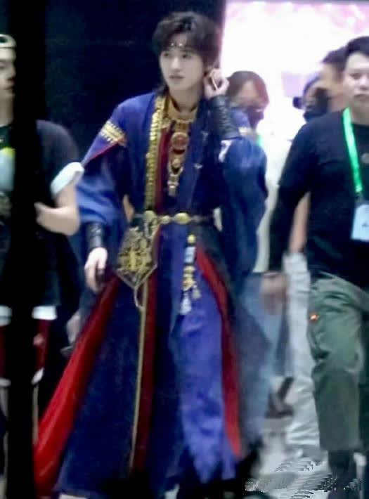 王牌最新路透照揭秘，小巷深處的獨(dú)特風(fēng)情